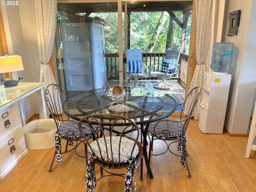 Serene Cabin Retreat with Panoramic Mountain Views - Whaleshead - photo 10