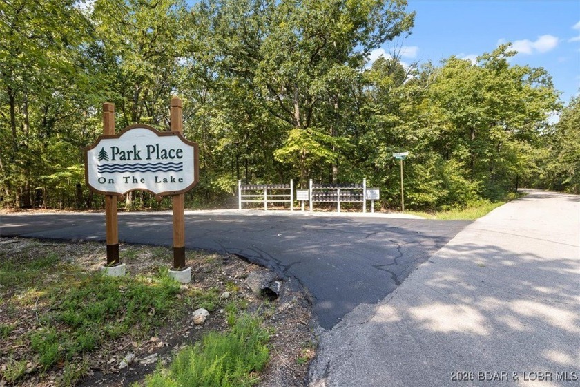 NO BUILDING HEIGHT RESTRICTIONS!!! AMAZING LAKE VIEW! Discover - photo 14