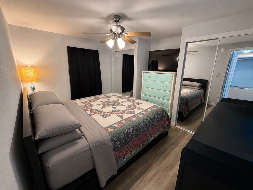 Completely reimagined in 2024, this stunning 2 bed, 1 bath home - photo 15