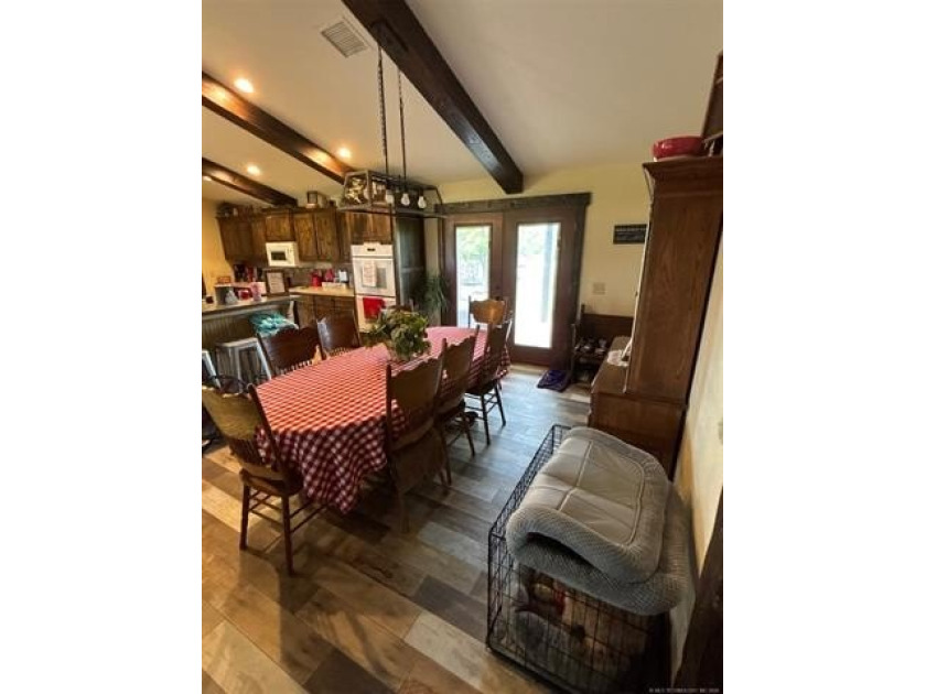 Country living at its finest. Privacy, quiet &amp; heavenly describe - photo 17