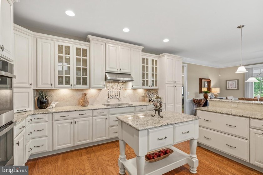 Welcome to 27551 Medallion Avenue, an exceptional golf and - photo 18