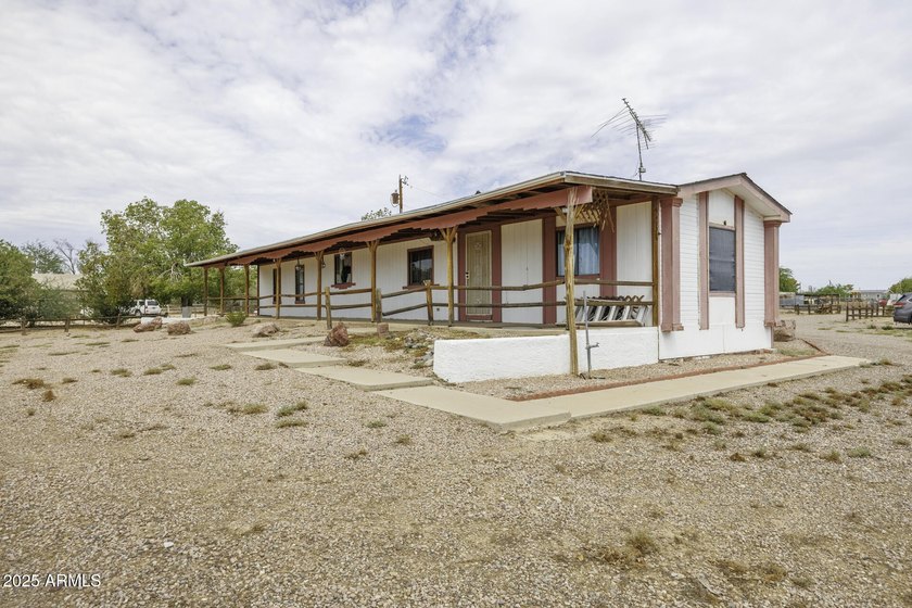 Exciting Opportunity on 2.2 Usable Acres!. Bring your vision - photo 3