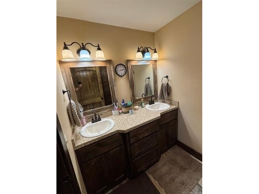 Country living at its finest. Privacy, quiet &amp; heavenly describe - photo 23