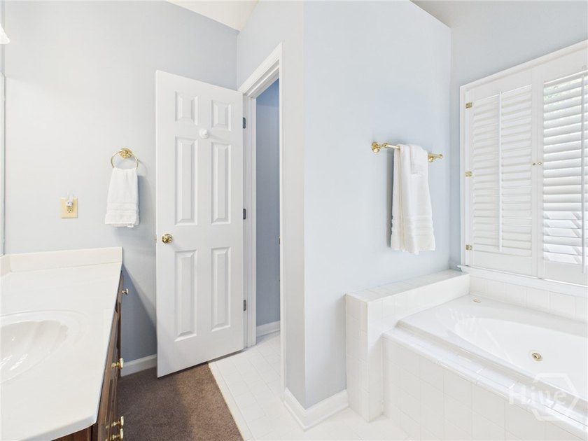 Welcome to 1120 Laurel Pointe, a spacious all-brick home with a - photo 24