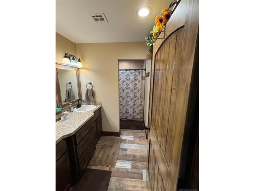 Country living at its finest. Privacy, quiet &amp; heavenly describe - photo 24