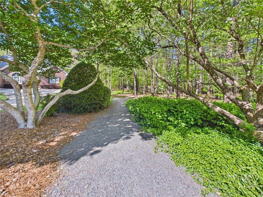 Welcome to 1120 Laurel Pointe, a spacious all-brick home with a - photo 47