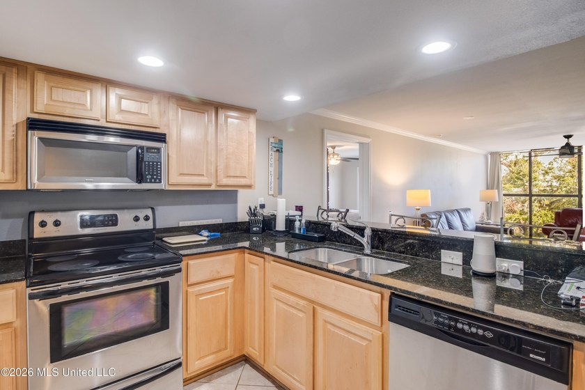 Beautiful condo in the heart of Biloxi just a short walk to the - photo 13
