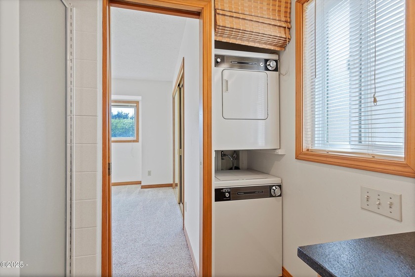 Experience the ultimate OCEANFRONT NW Lincoln City coastal - photo 17