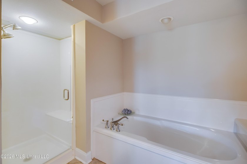 Beautiful condo in the heart of Biloxi just a short walk to the - photo 17