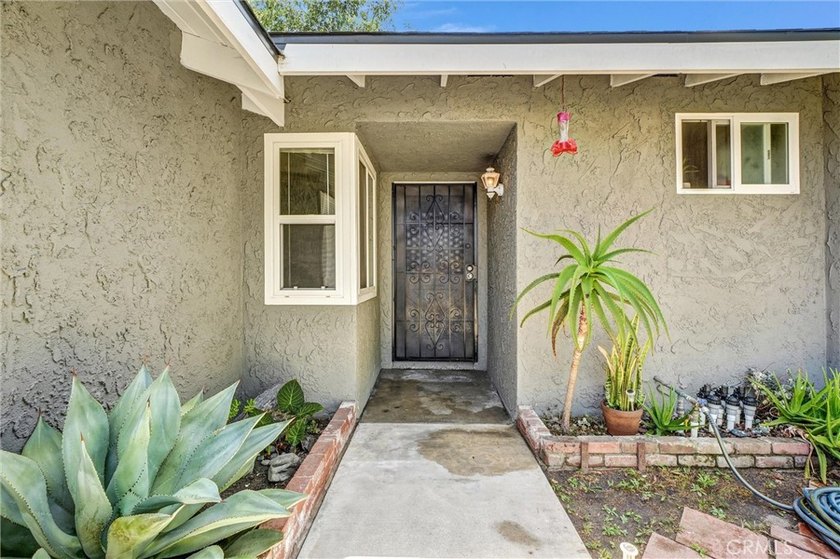 Imagine coming home to a property that offers the perfect blend - photo 3