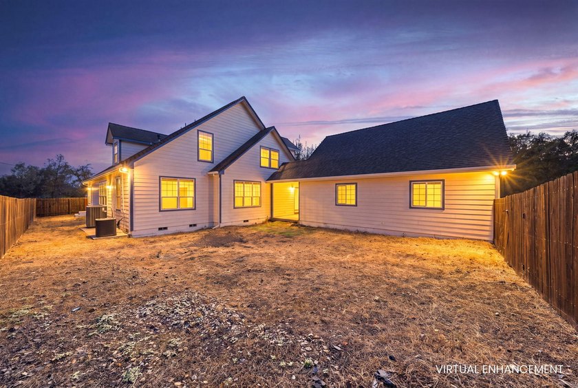 Gorgeous custom farmhouse situated on 5 acres, offering 3 - photo 38