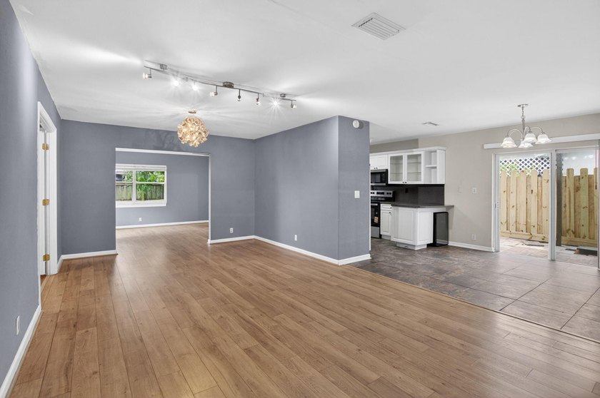 Come see this large 3 bedroom, 2 bathroom home with attached - photo 5
