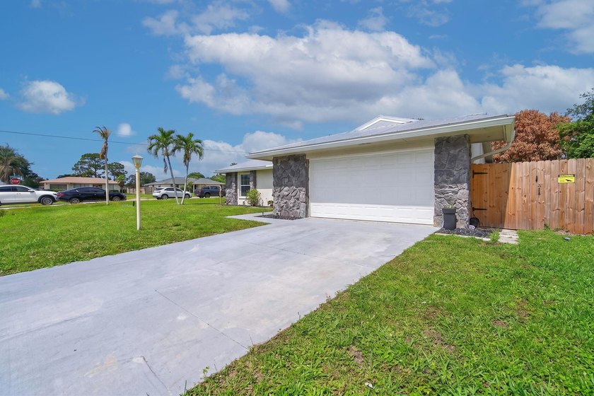 Move right into this beautifully renovated home where everything - photo 5