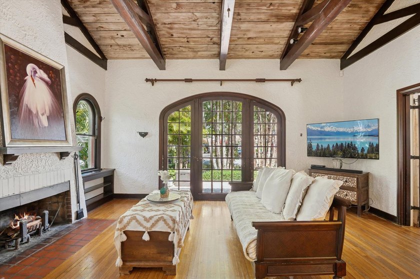 A rare opportunity to own this charming &amp; distinctive historic - photo 10