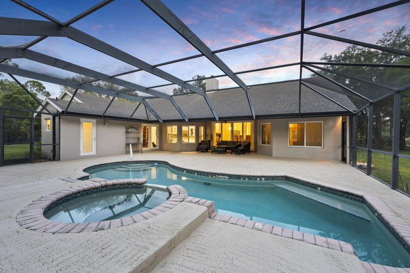 Discover an exceptional equestrian estate in Fox Trail on 5 - photo 3