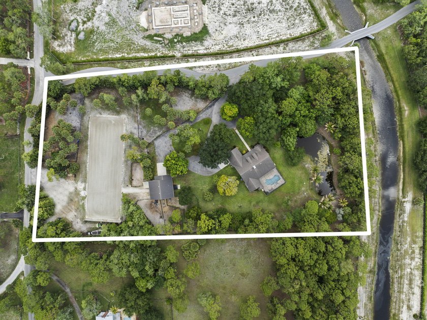 Discover an exceptional equestrian estate in Fox Trail on 5 - photo 5