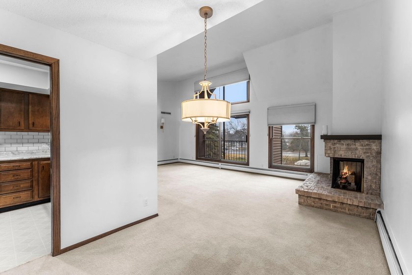 Charming 2-bedroom, 2-bath condo in a well-maintained - photo 7