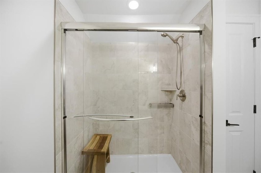 Like new and loaded with upgrades, this stunning 3BR/3BA home in - photo 33