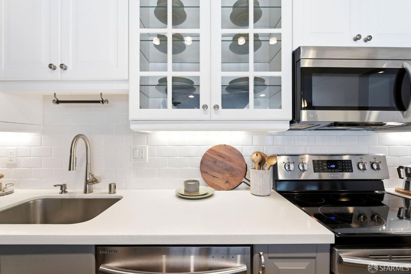 This beautiful 1-bedroom, 1-bathroom condo checks all the boxes! - photo 6