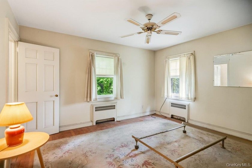 Nestled in the heart of Lindenhurst Village, this classic - photo 11
