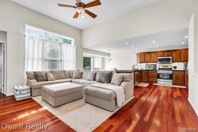 ***Open House Saturday June 13 from 1pm to 3pm*** Rare - photo 3