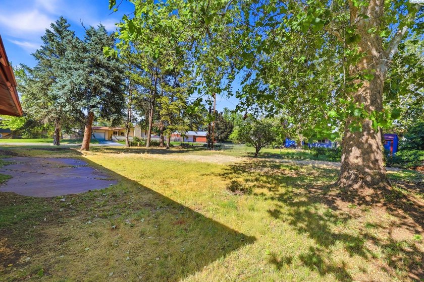 MLS# 293334 This well-located 4-bedroom home offers convenience - photo 31