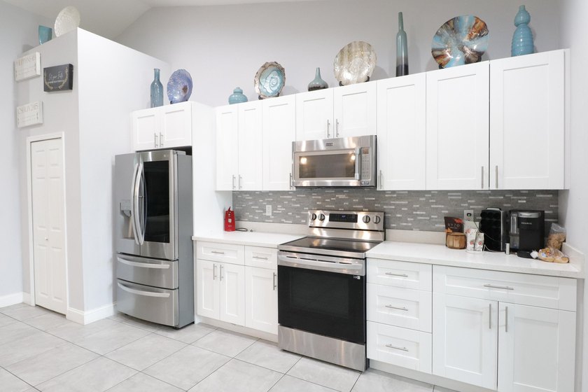 SHORT SALE** Excellent opportunity to own a 2022-built CBS home - photo 7