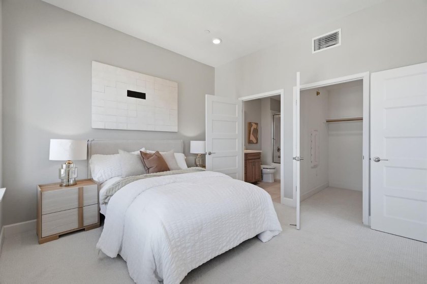 Top-floor, corner-unit penthouse in Communications Hill, 3 bed - photo 14