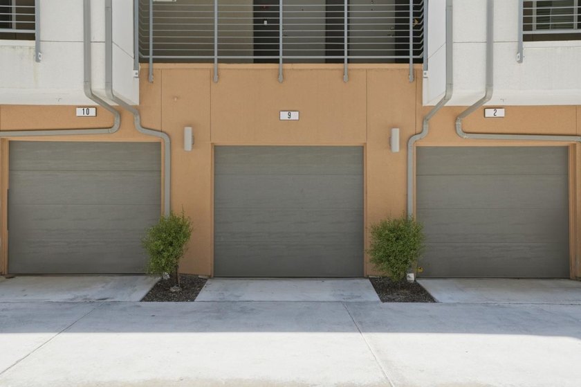 Top-floor, corner-unit penthouse in Communications Hill, 3 bed - photo 35