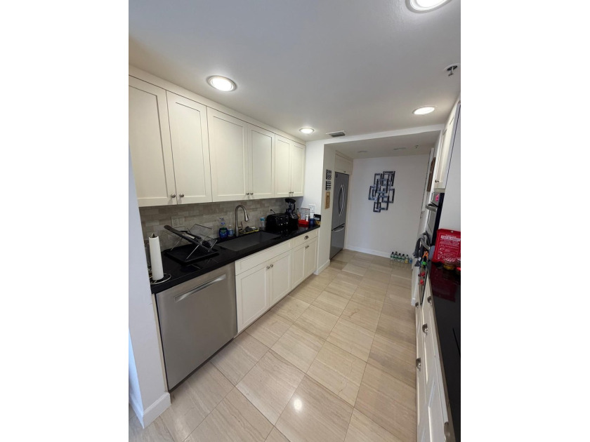 Rare waterfront luxury residence at Brickell in the iconic Villa - photo 11