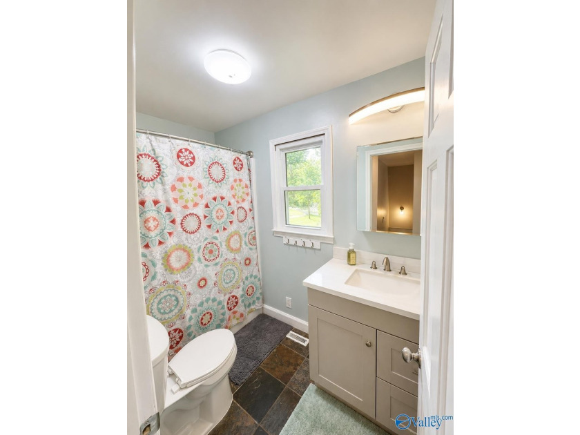 Rare opportunity on Weiss Lake! This beautifully updated 4BR/3BA - photo 14