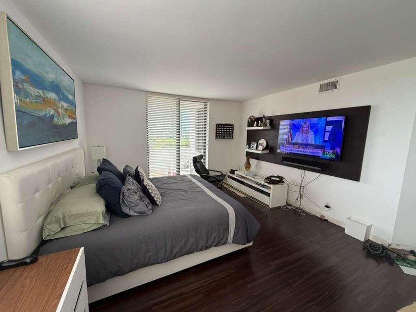 Rare waterfront luxury residence at Brickell in the iconic Villa - photo 17