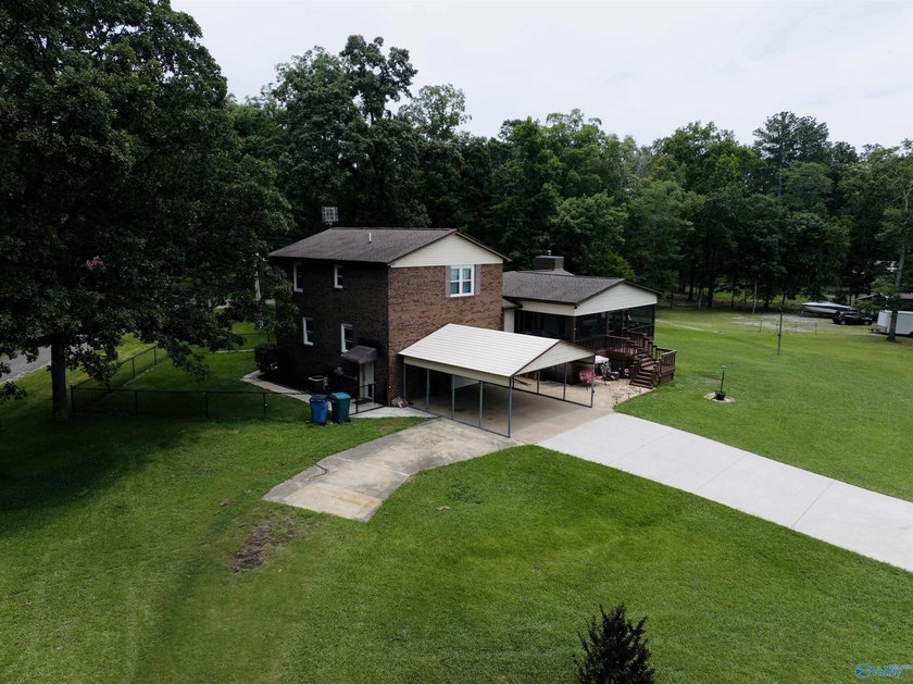 Rare opportunity on Weiss Lake! This beautifully updated 4BR/3BA - photo 19