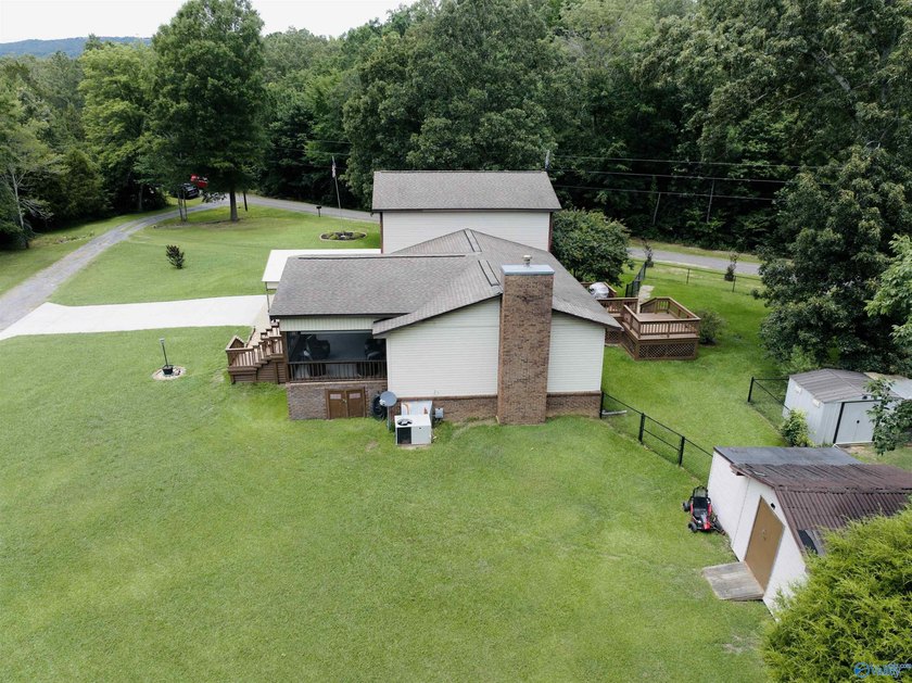 Rare opportunity on Weiss Lake! This beautifully updated 4BR/3BA - photo 21