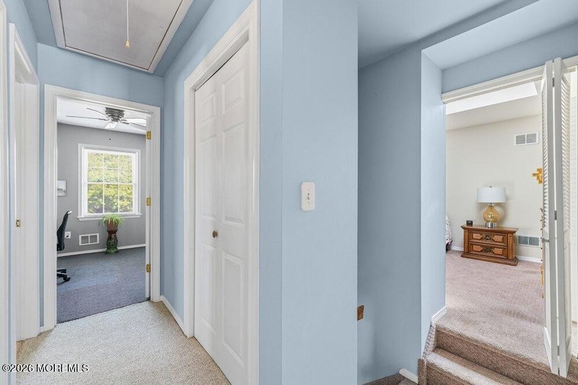 A true charmer in sought after Mapletree! Original owners are - photo 25