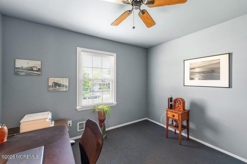 A true charmer in sought after Mapletree! Original owners are - photo 28