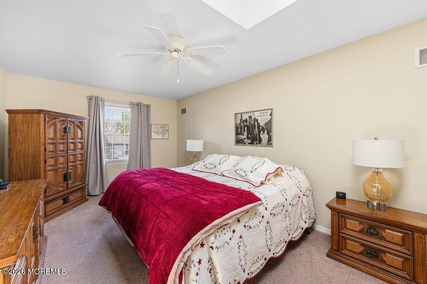 A true charmer in sought after Mapletree! Original owners are - photo 33
