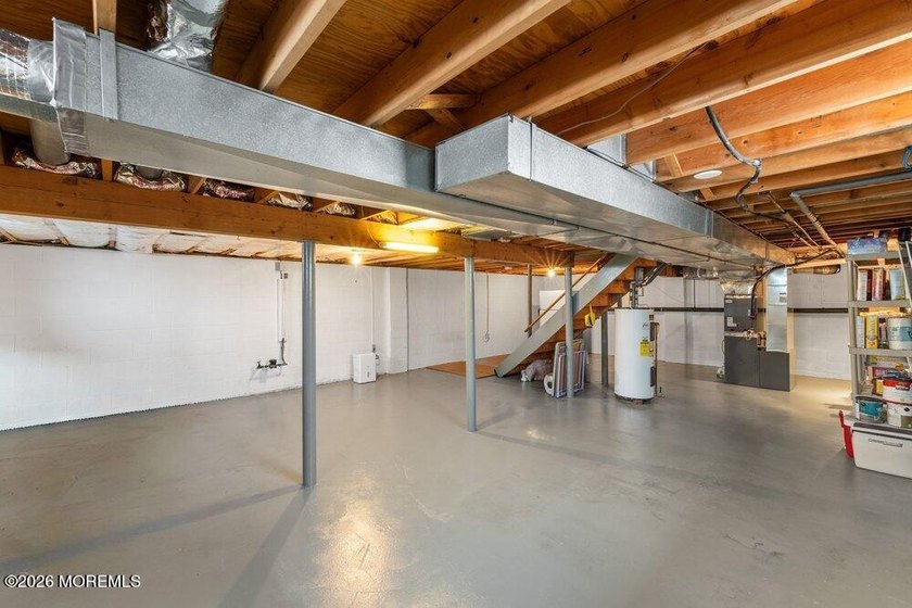 A true charmer in sought after Mapletree! Original owners are - photo 37
