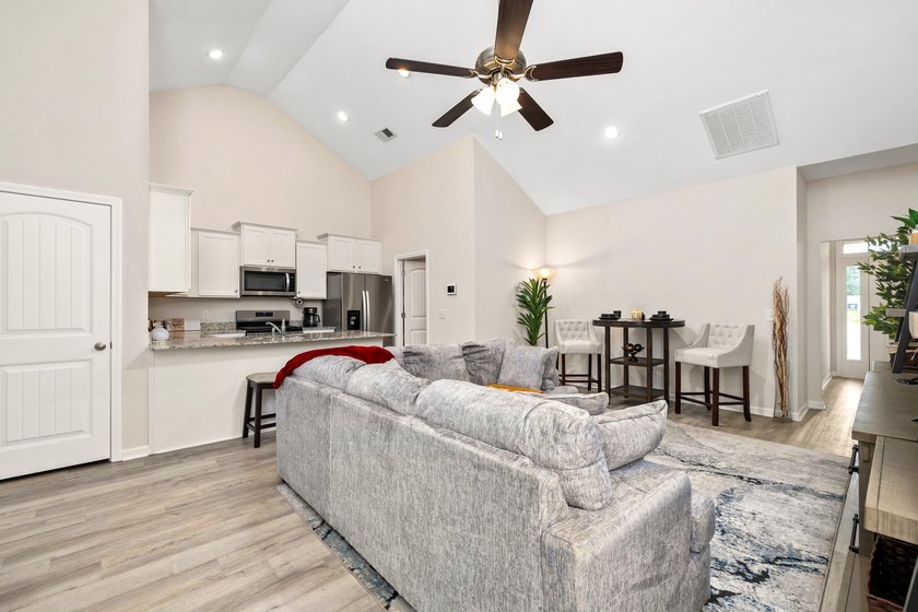 Must-see Victoria II in Stillpointe! This beautiful ranch-style - photo 11