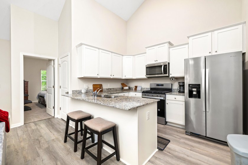 Must-see Victoria II in Stillpointe! This beautiful ranch-style - photo 13