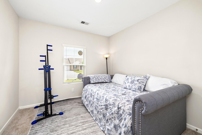Must-see Victoria II in Stillpointe! This beautiful ranch-style - photo 17