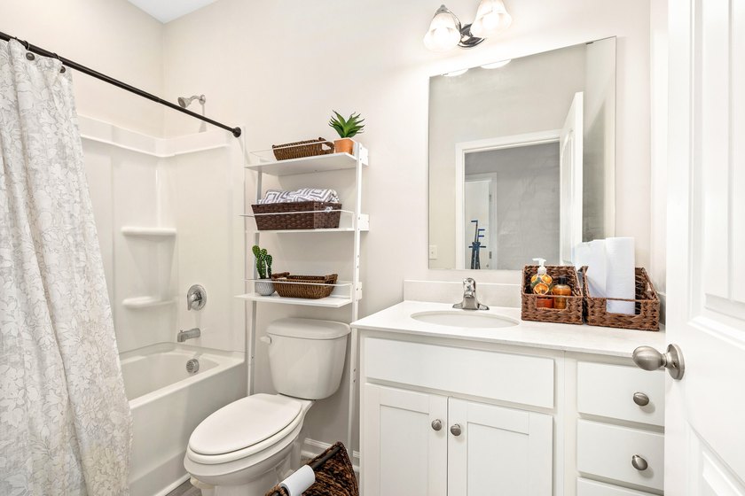 Must-see Victoria II in Stillpointe! This beautiful ranch-style - photo 19