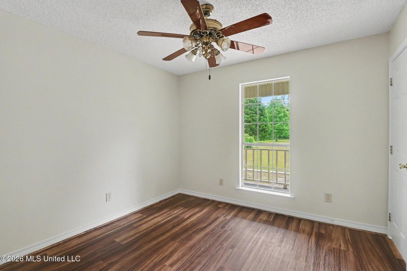 Enjoy peaceful country living with the confidence of major - photo 21