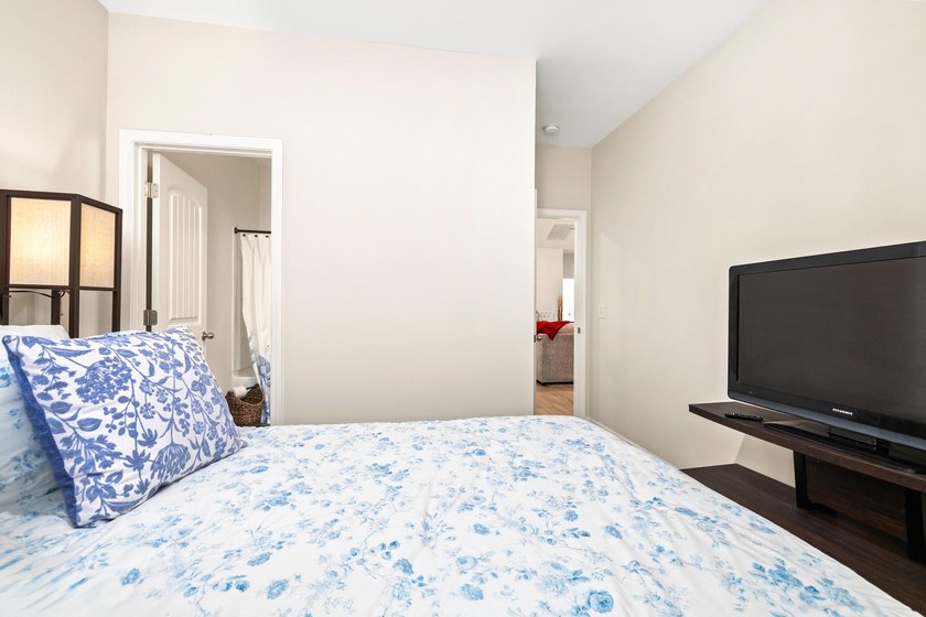 Must-see Victoria II in Stillpointe! This beautiful ranch-style - photo 21
