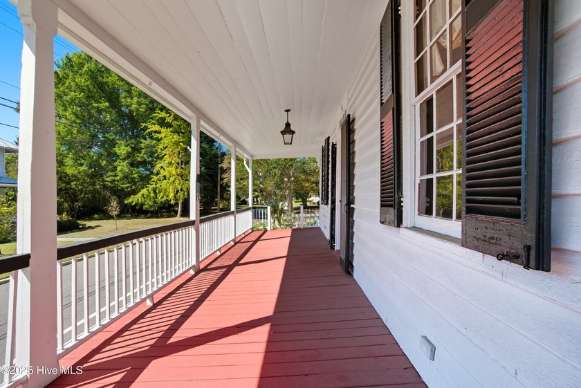 The Charlton House, ca1765, was built for Jasper Charlton, a - photo 3