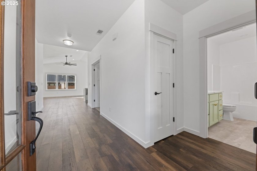 Experience refined coastal living in the brand-new Aspen model - photo 5