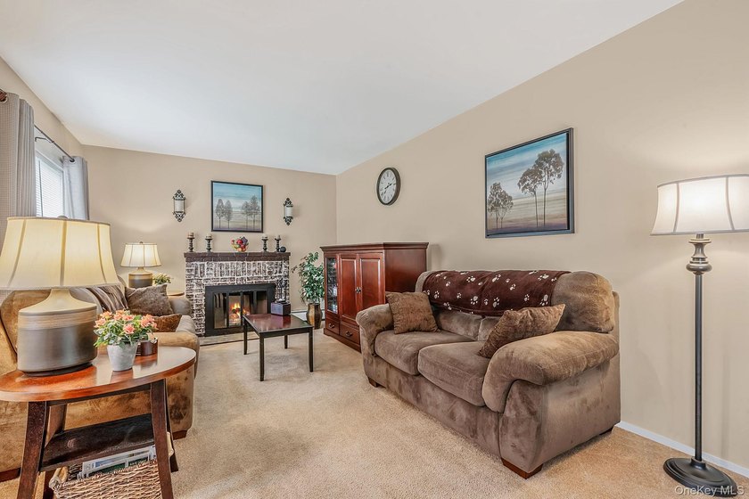 Welcome to this charming, well-maintained 2-bedroom, 1-bath - photo 17