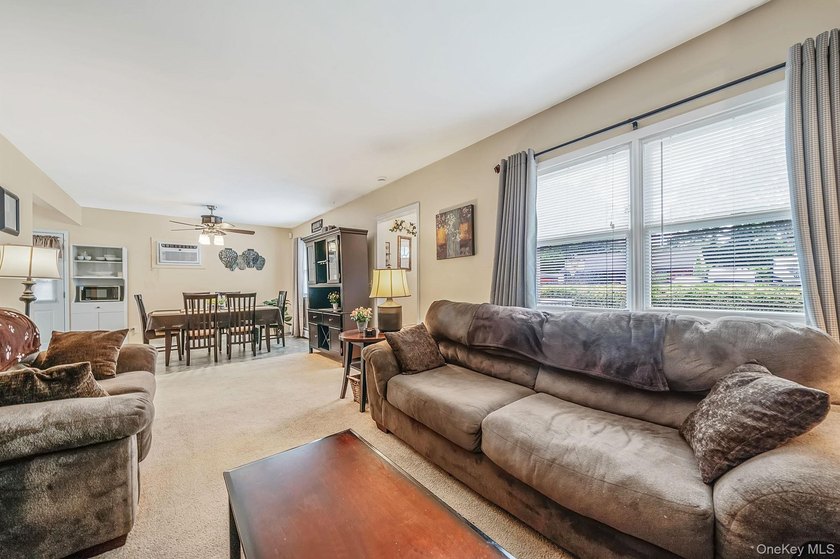 Welcome to this charming, well-maintained 2-bedroom, 1-bath - photo 18