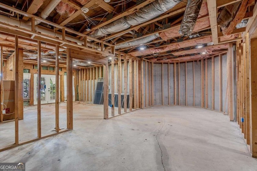 Welcome to 6915 Glen Cove Lane in the highly desirable Waters - photo 16