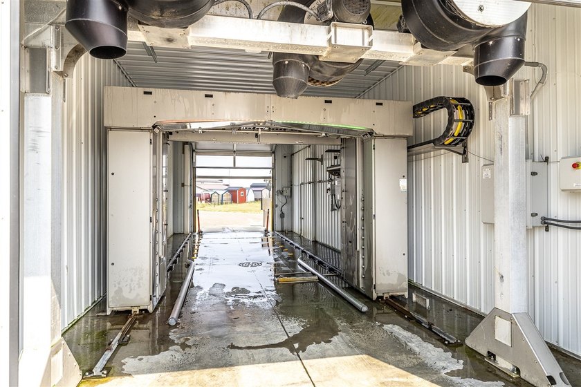 Turnkey Business Opportunity in Hixton! Start earning from day - photo 16
